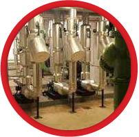 Instalações de centrais de água gelada, com sistemas de condensação a água